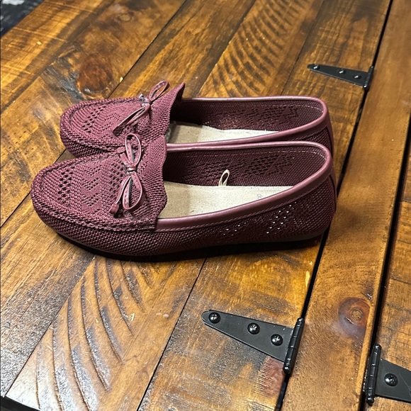 Daisy Fuentes Burgundy Woven Bow Loafers Flats Sz 7 like new - Picture 2 of 4